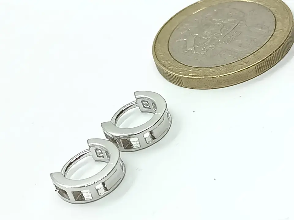 Argollas Chicas tipo Huggies con zirconios cúbicos incrustados en Plata 925 5