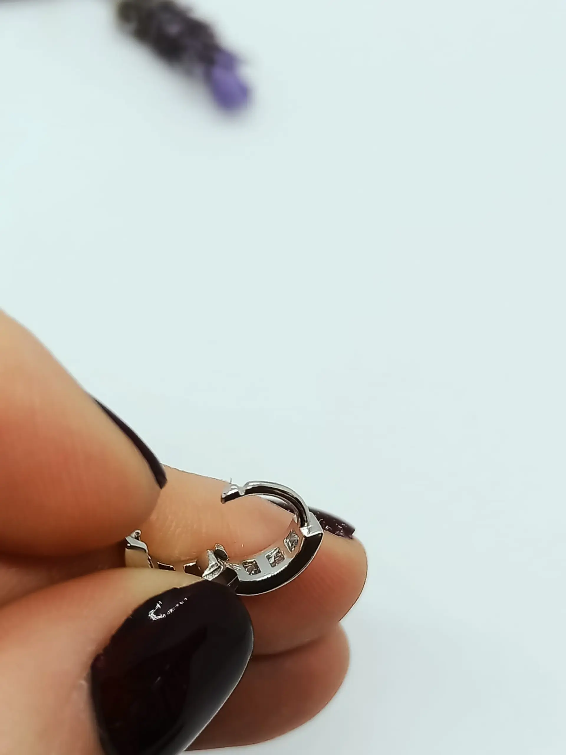 Argollas Chicas tipo Huggies con zirconios cúbicos incrustados en Plata 925 6