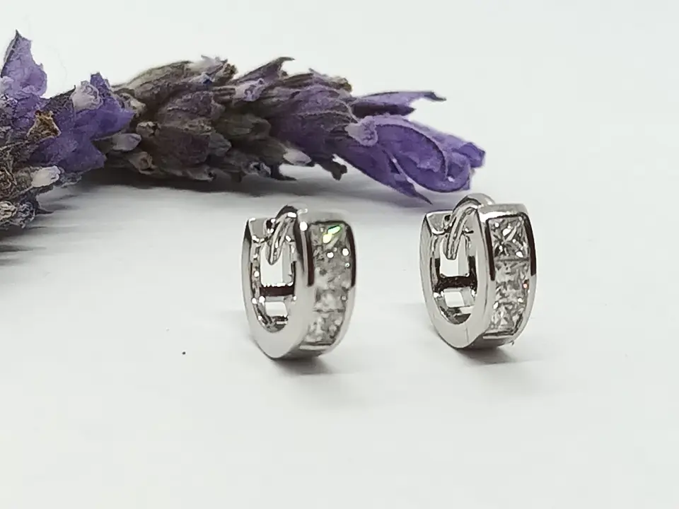Argollas Chicas tipo Huggies con zirconios cúbicos incrustados en Plata 925 11