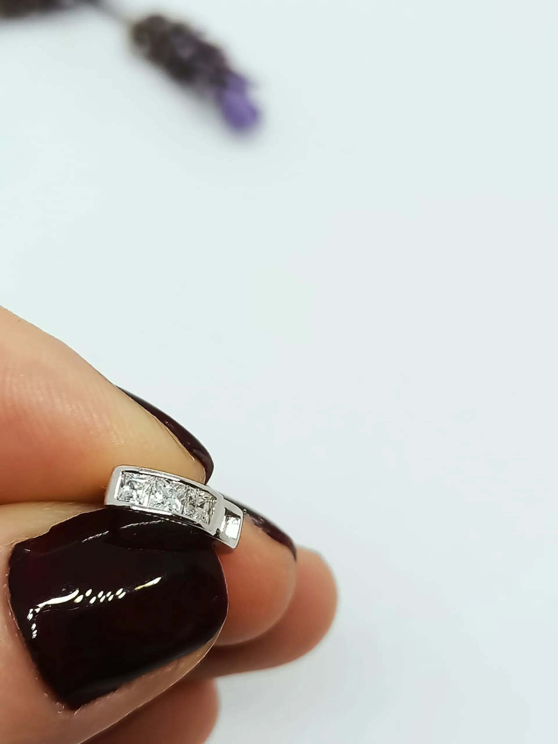 Argollas Chicas tipo Huggies con zirconios cúbicos incrustados en Plata 925 16