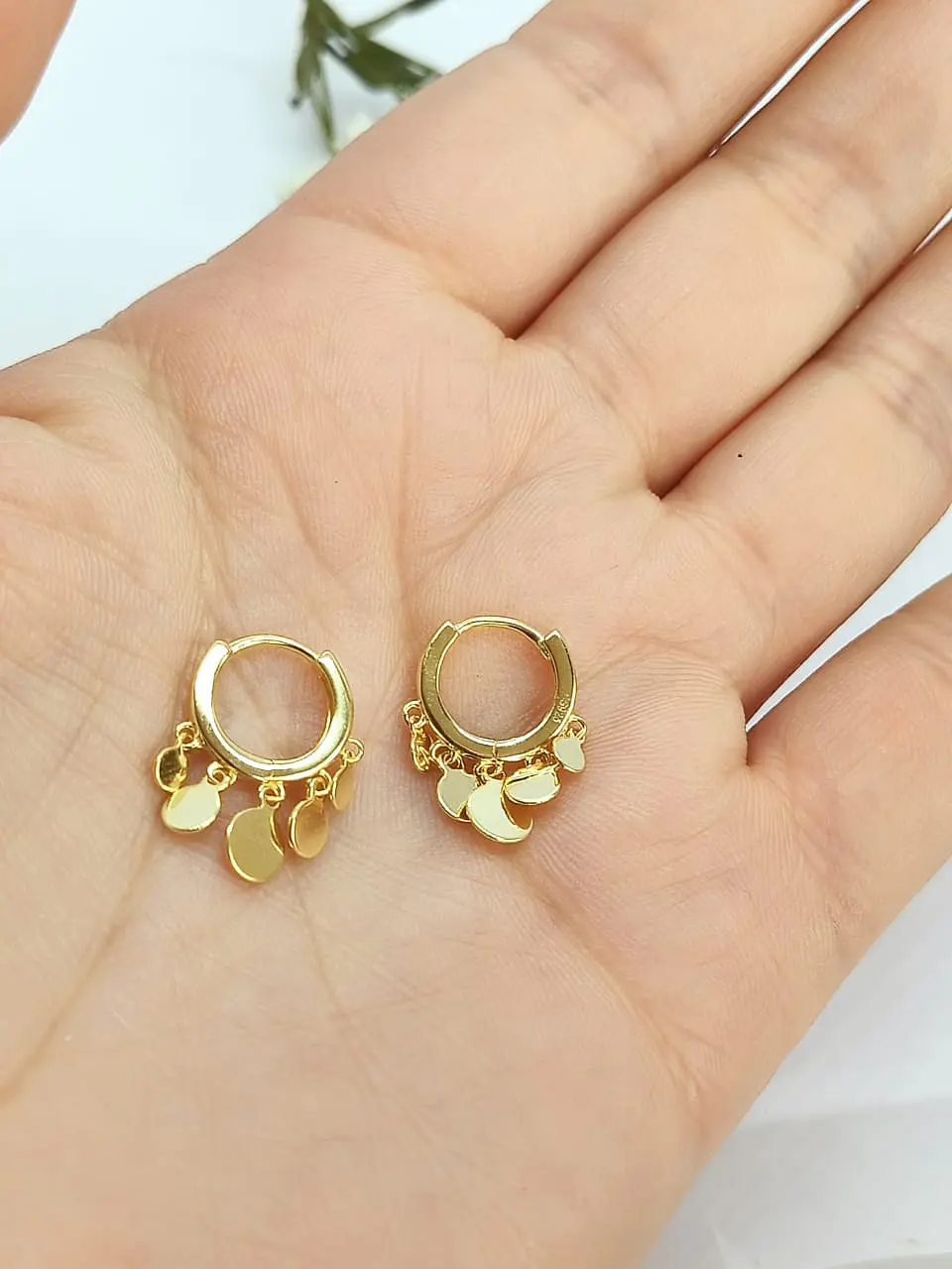 Argollas huggies Lentejuelas Plata fina Chapado En Oro 18k 6