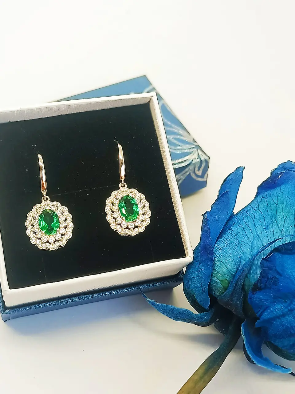 Aros con Esmeraldas Sostenibles en Plata ley 925 5