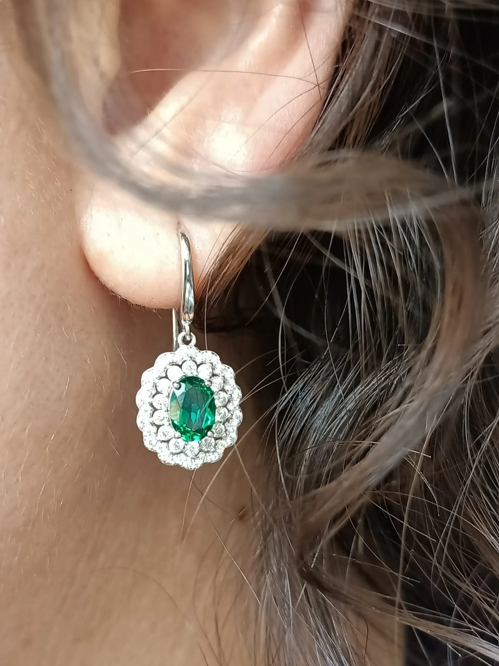 Aros con Esmeraldas Sostenibles en Plata ley 925 6