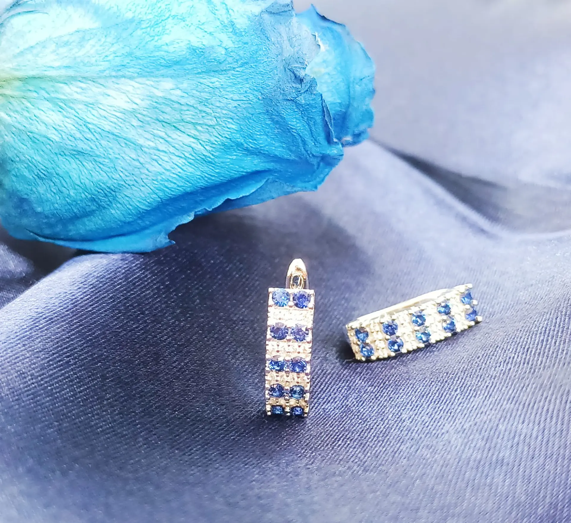 Argollas Huggies Zafiro Azul Plata ley 925  9