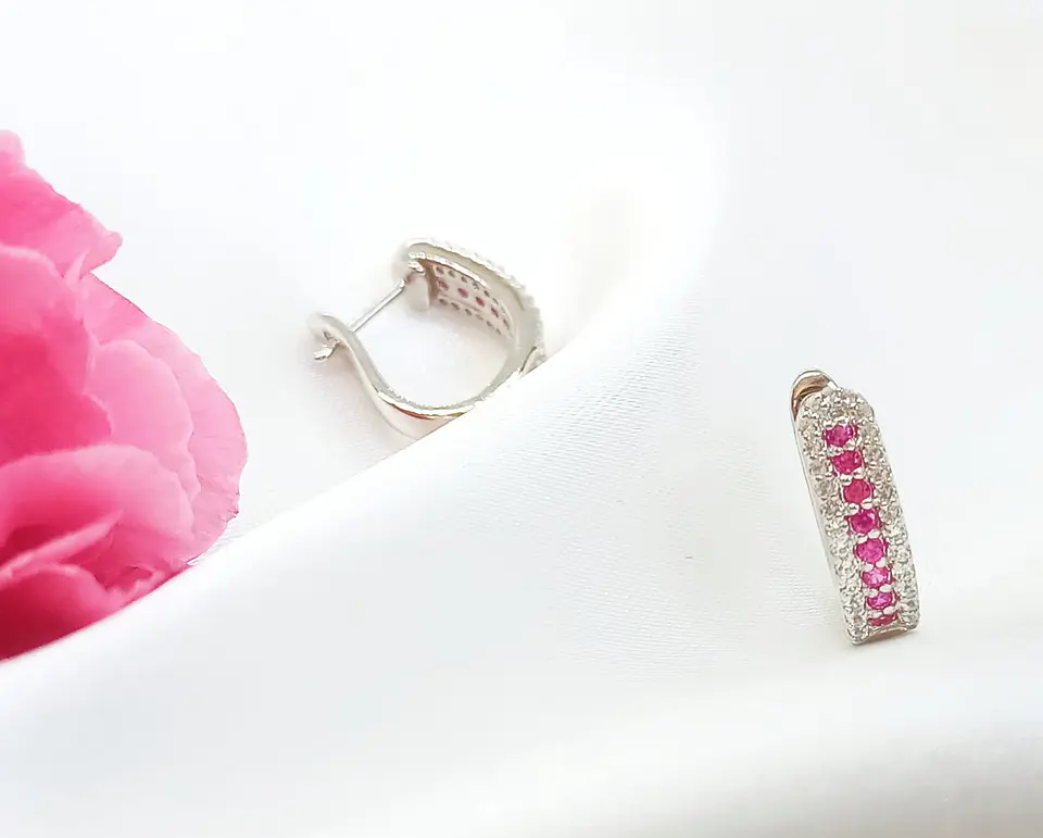 Argollas Lujosas Huggies con Gema de Rubí Rosa en Plata 925 6
