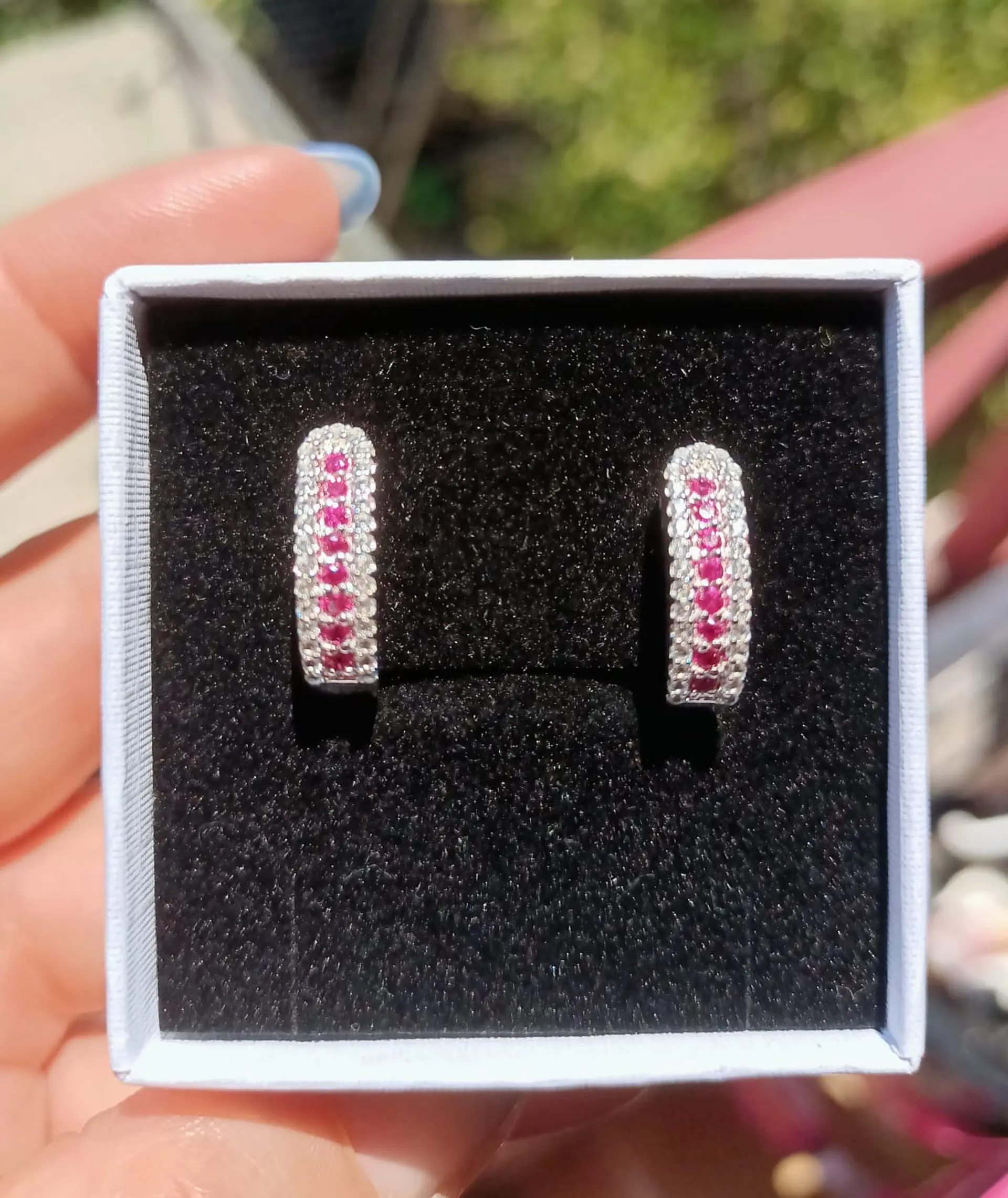 Argollas Lujosas Huggies con Gema de Rubí Rosa en Plata 925 9