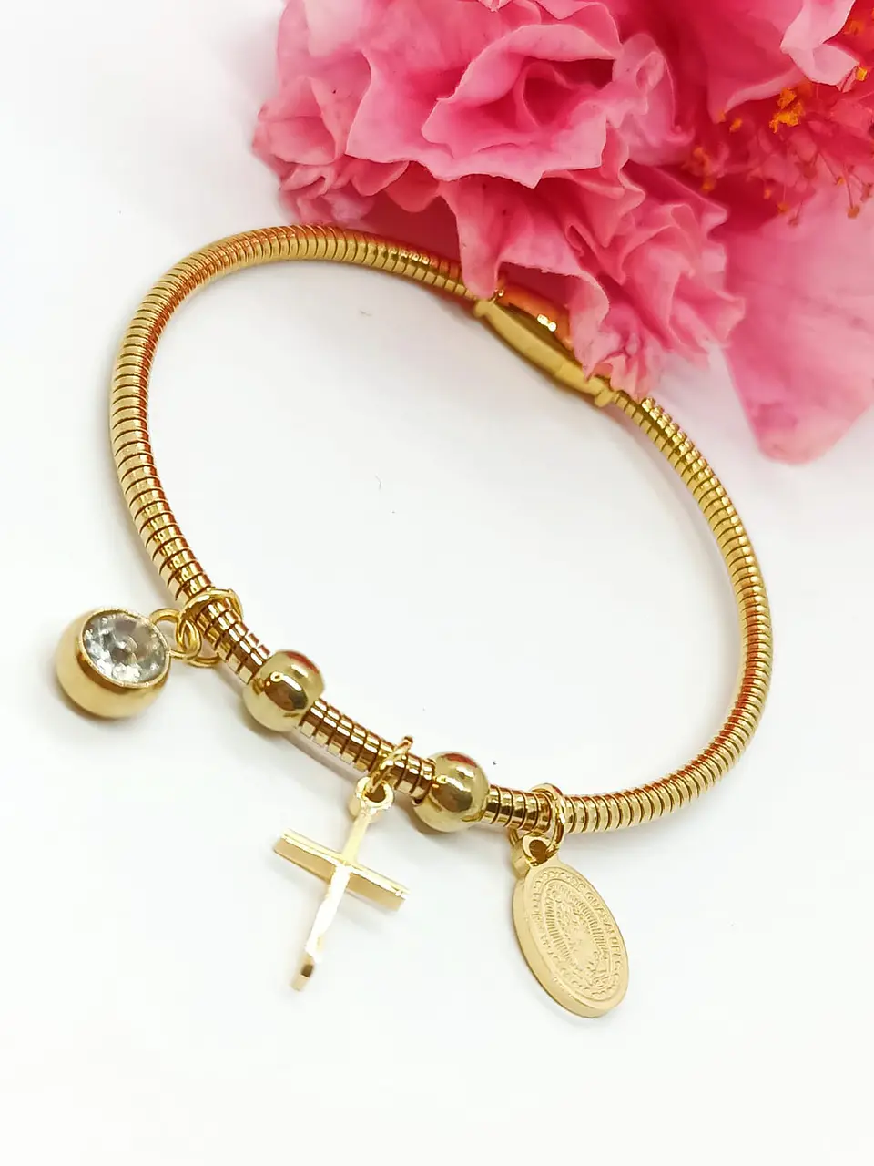Pulsera Magnética medalla Virgen Guadalupe y dijes 2