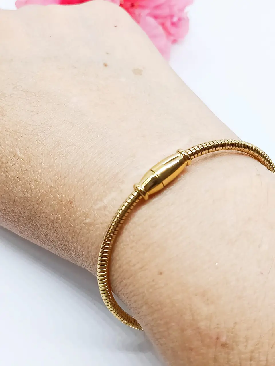Pulsera Magnética medalla Virgen Guadalupe y dijes 7