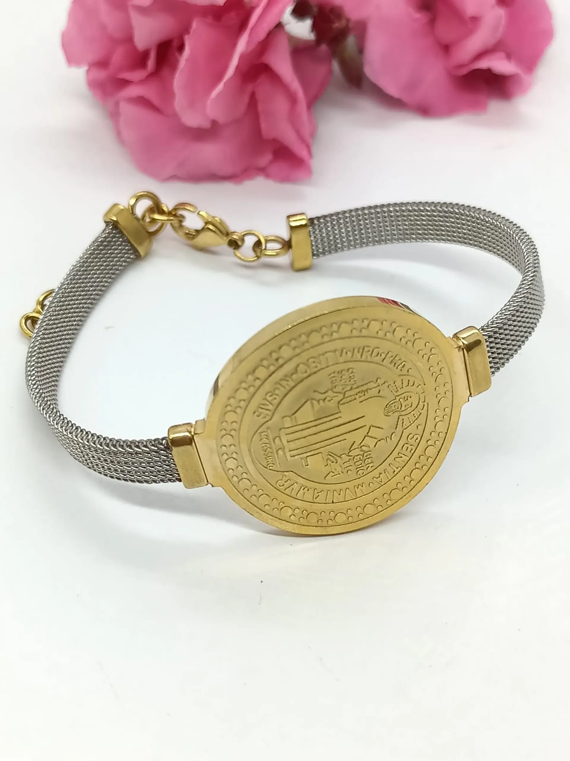 Pulsera Medalla San Benito Hipoalergenica Chapada en Oro 18kl 3