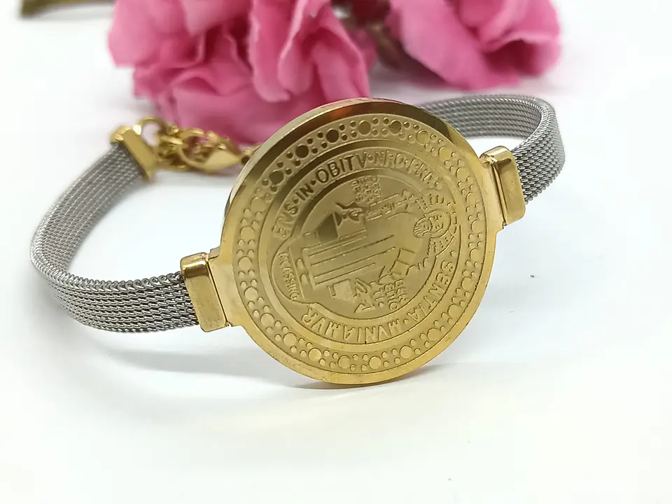 Pulsera Medalla San Benito Hipoalergenica Chapada en Oro 18kl 4