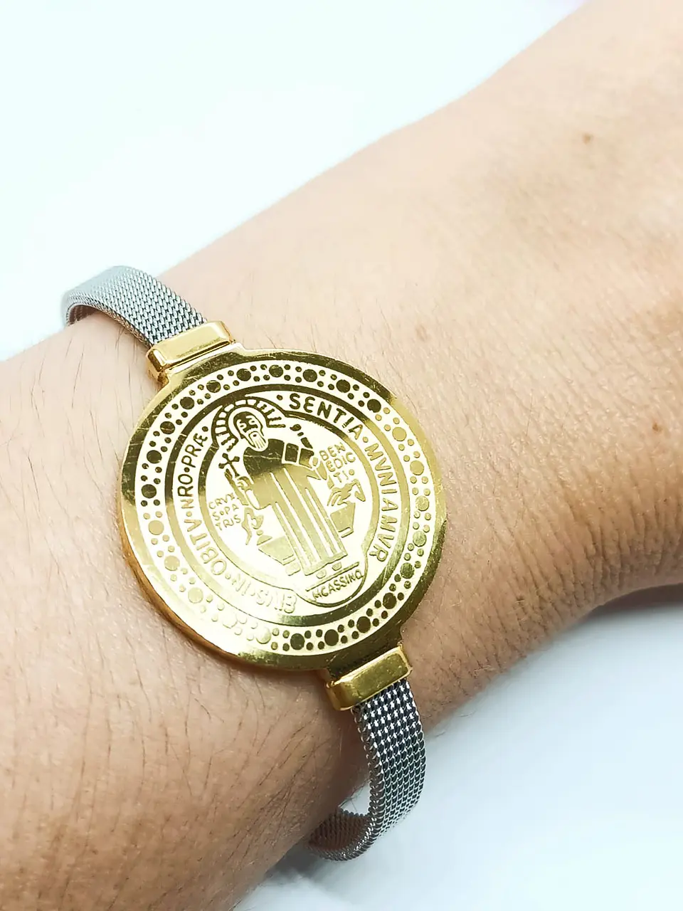 Pulsera Medalla San Benito Hipoalergenica Chapada en Oro 18kl 5