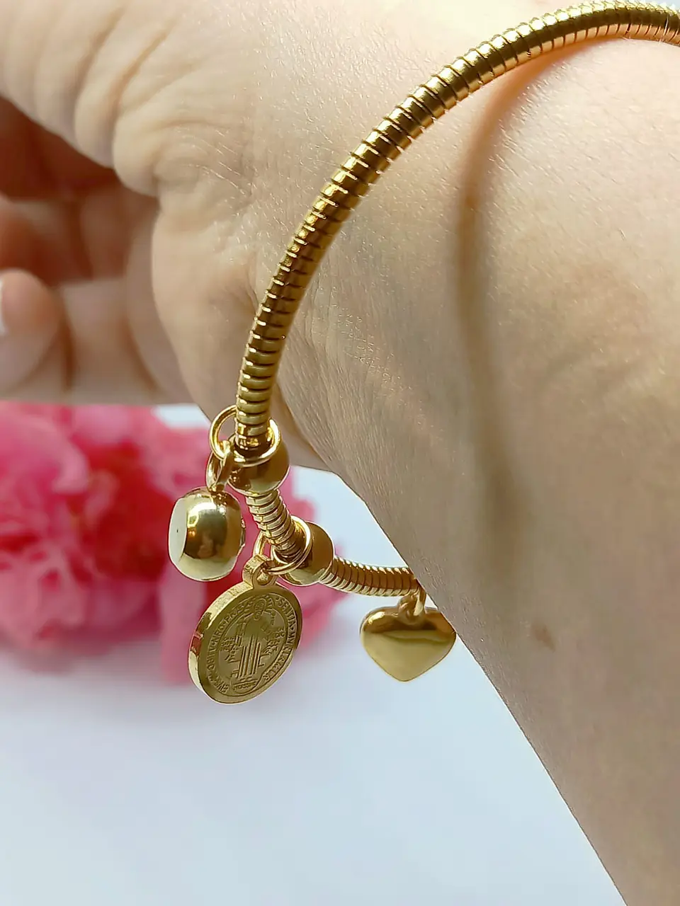 Pulsera Magnética Medalla San Benito Protector Chapada En Oro  8