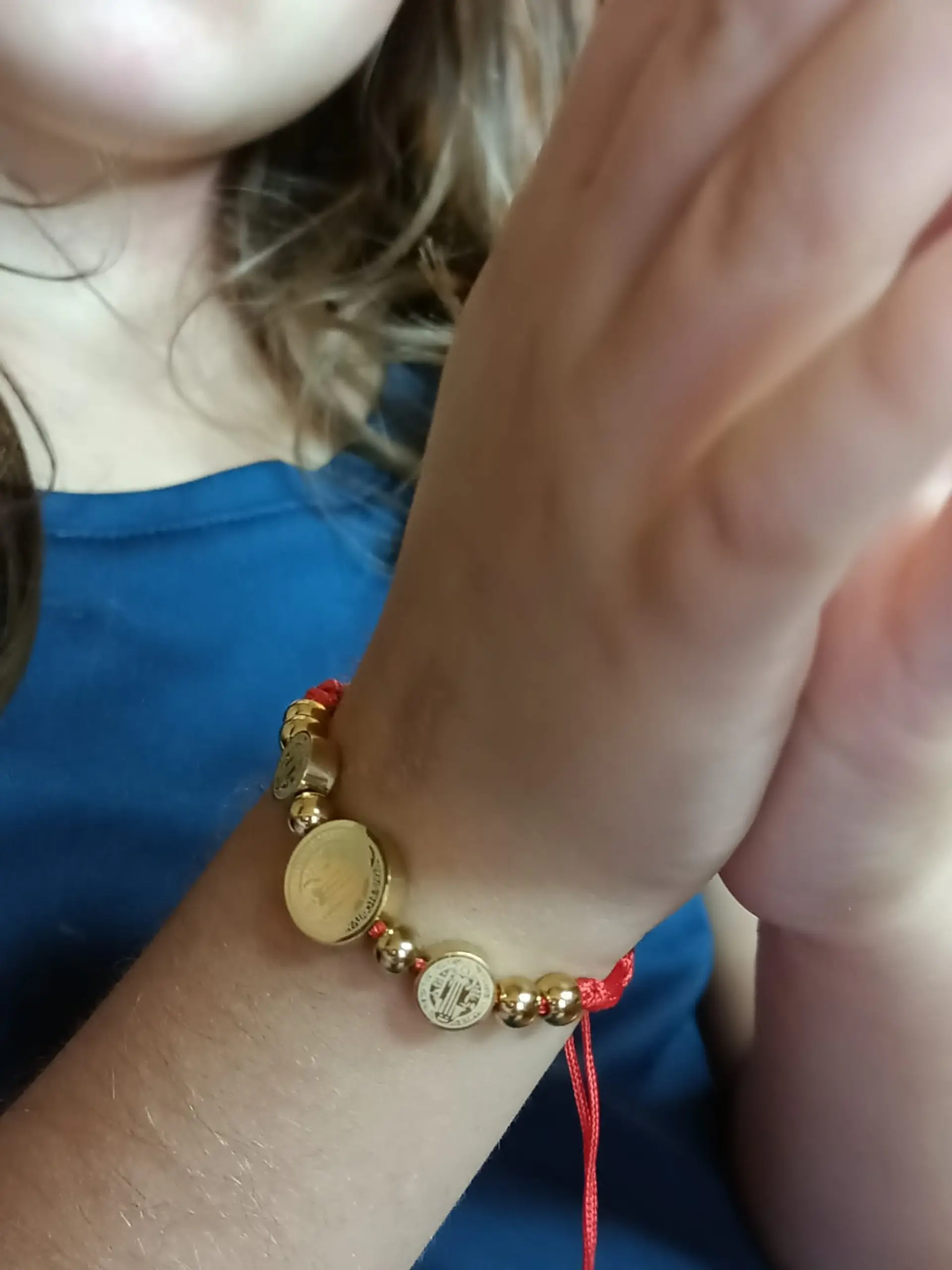Pulsera de Buena suerte y protección Ajustable Medalla San Benito Cuerda Roja 6