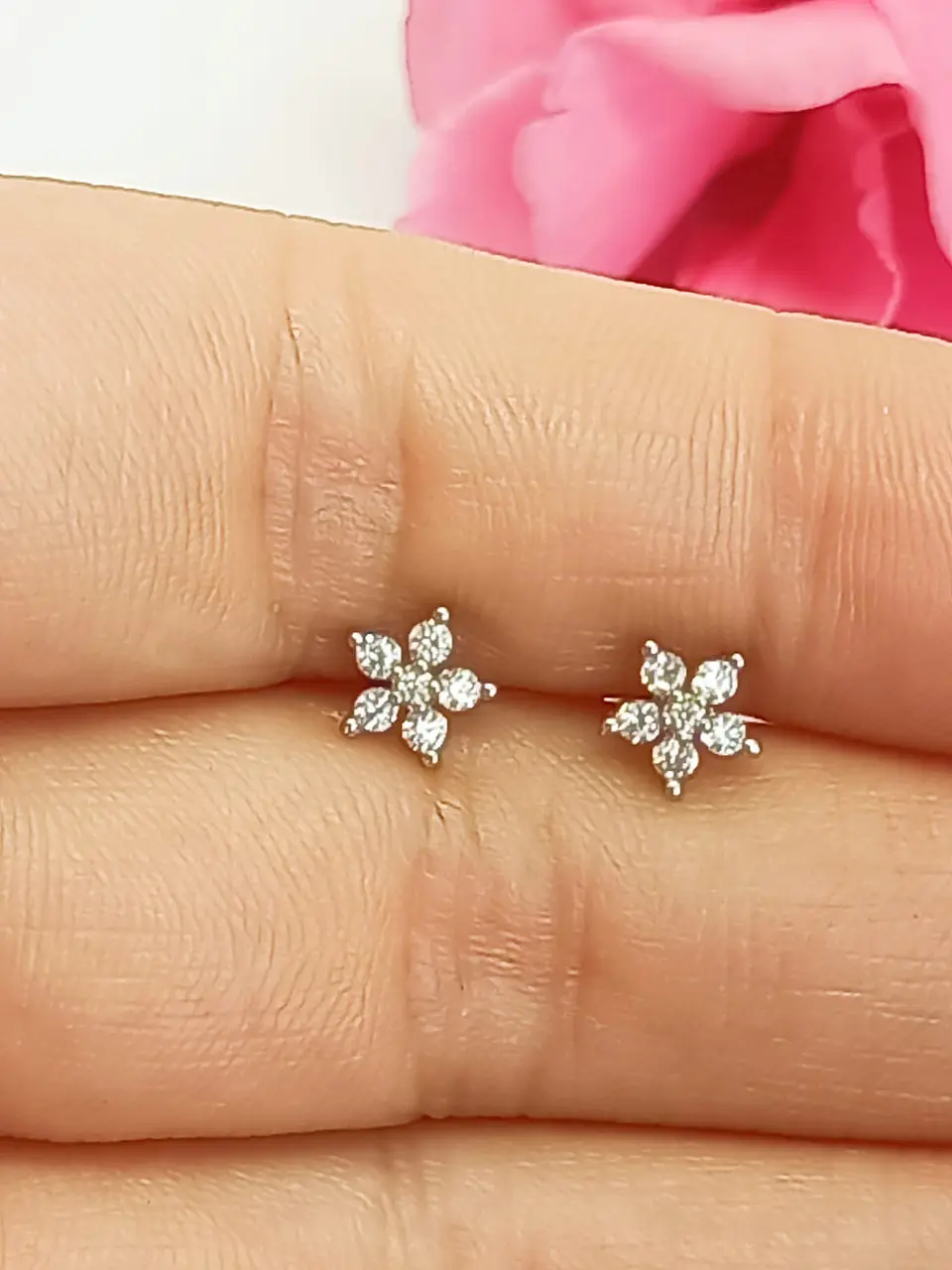 Aros Seguridad Flor o Estrella hipoalergénicos Piercing Helix  3