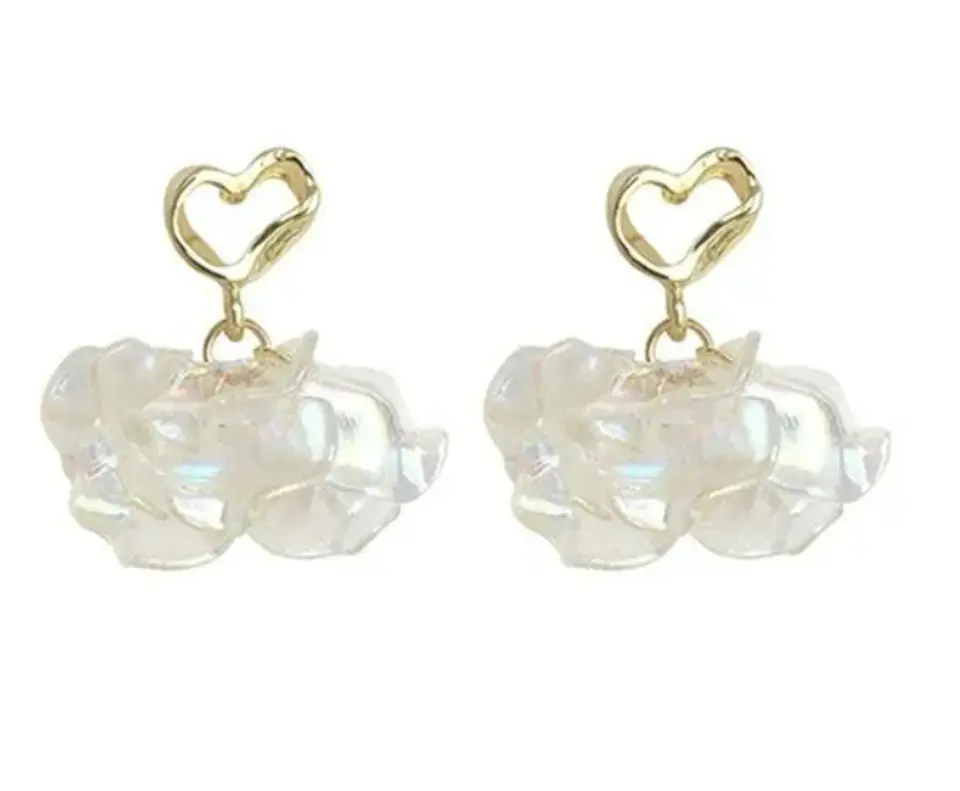 Pendientes Pétalos Asimétricos petalos tornasoles corazón dorado 1