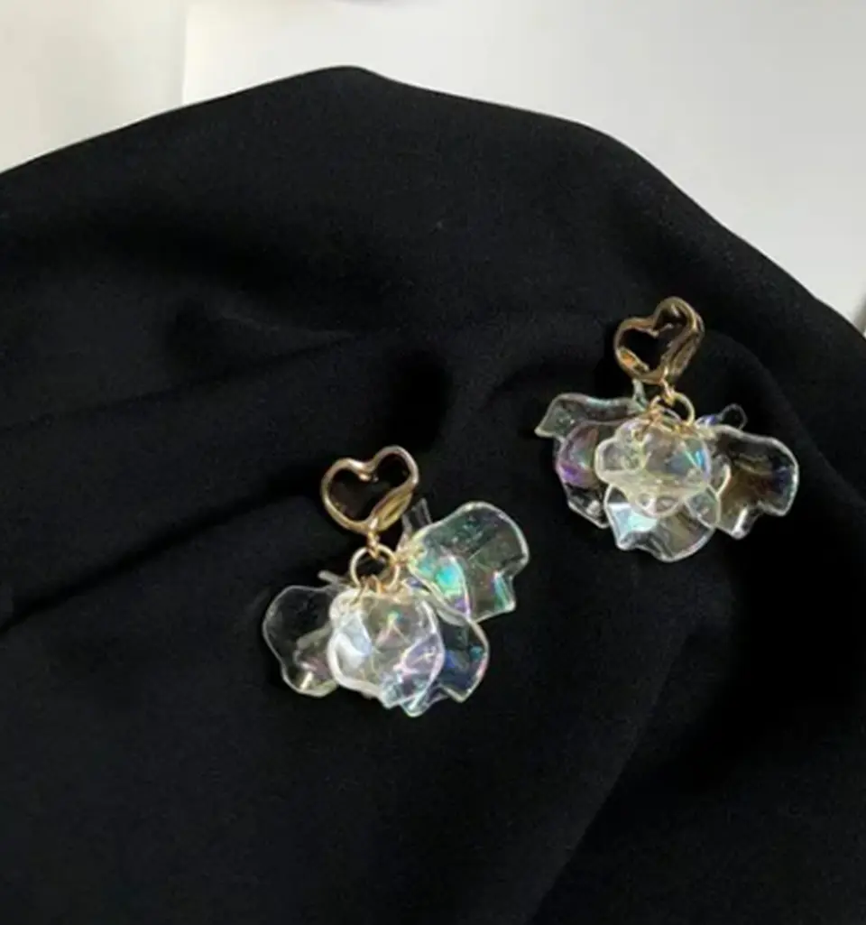 Pendientes Pétalos Asimétricos petalos tornasoles corazón dorado 5