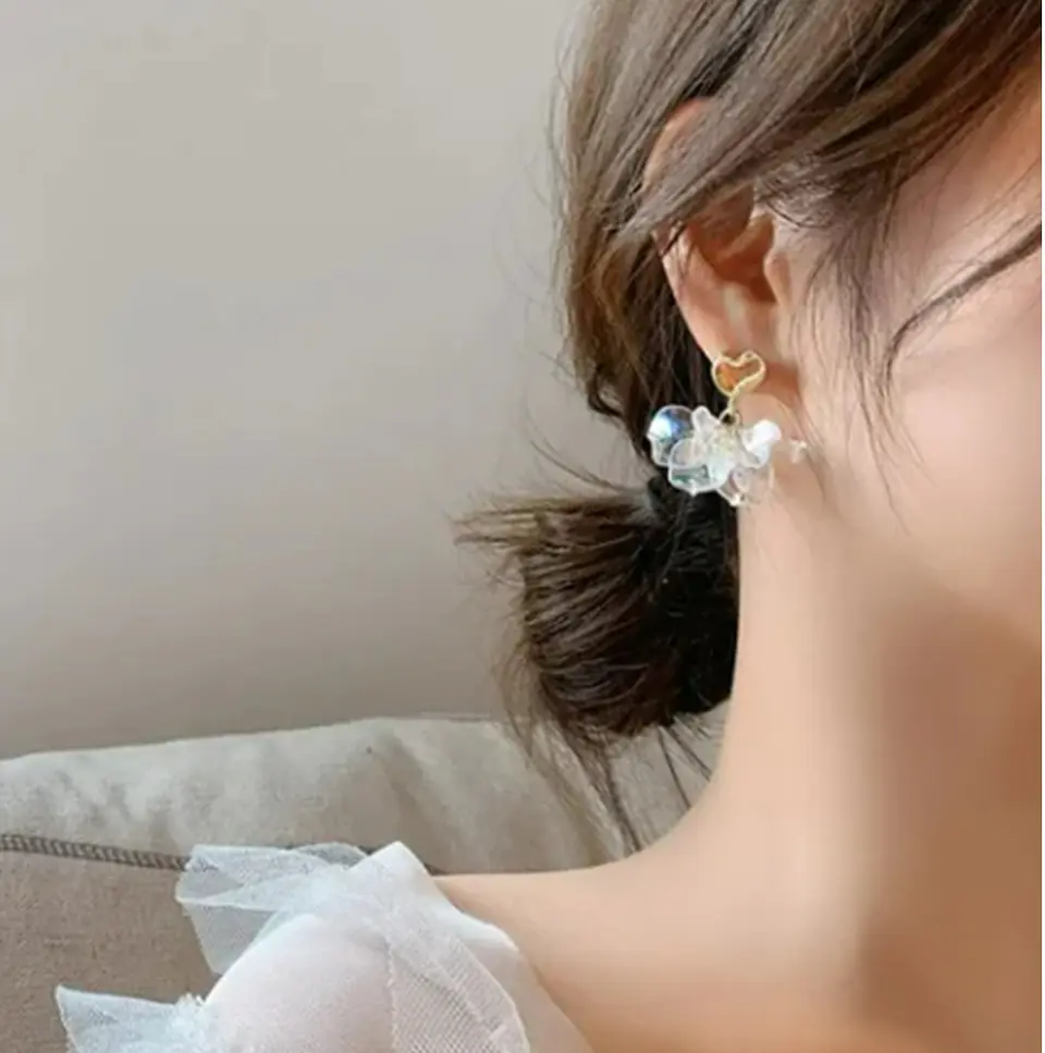 Pendientes Pétalos Asimétricos petalos tornasoles corazón dorado 2
