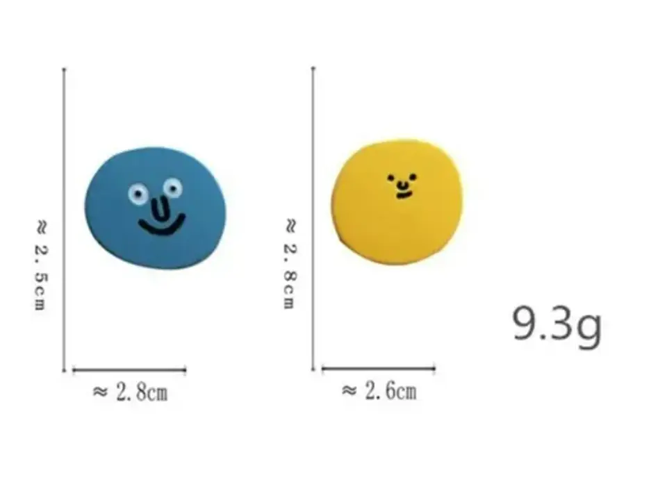 Aros asimétricos de tachuela con caritas suave resina epoxi azul amarillo 4