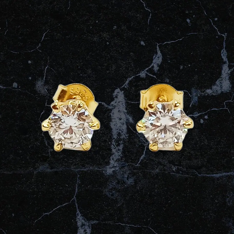 Aros Punto De Luz Gema Moissanita 5mm enchapada en Oro 18 K 3
