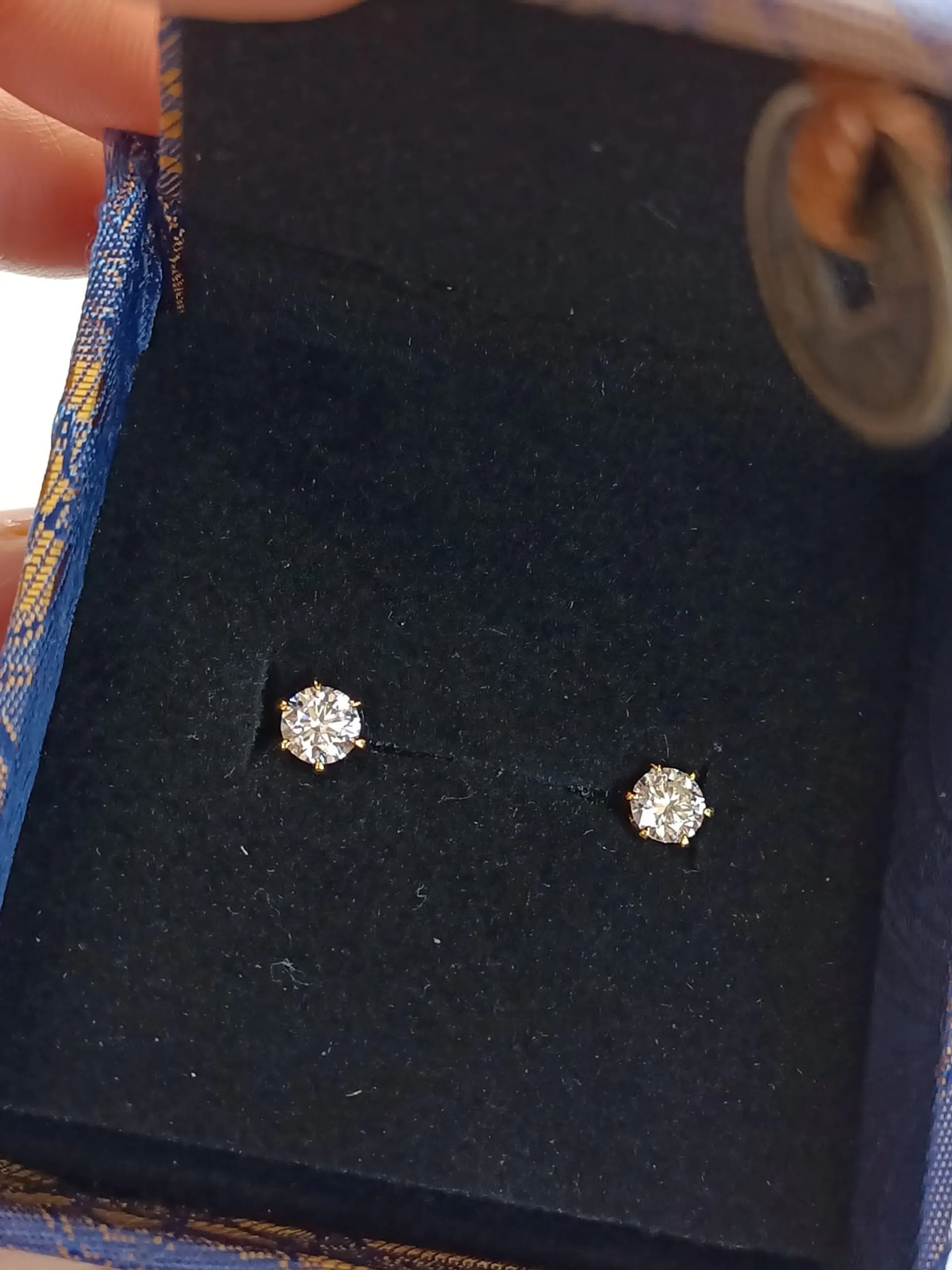 Aros Punto De Luz Gema Moissanita 5mm enchapada en Oro 18 K 7
