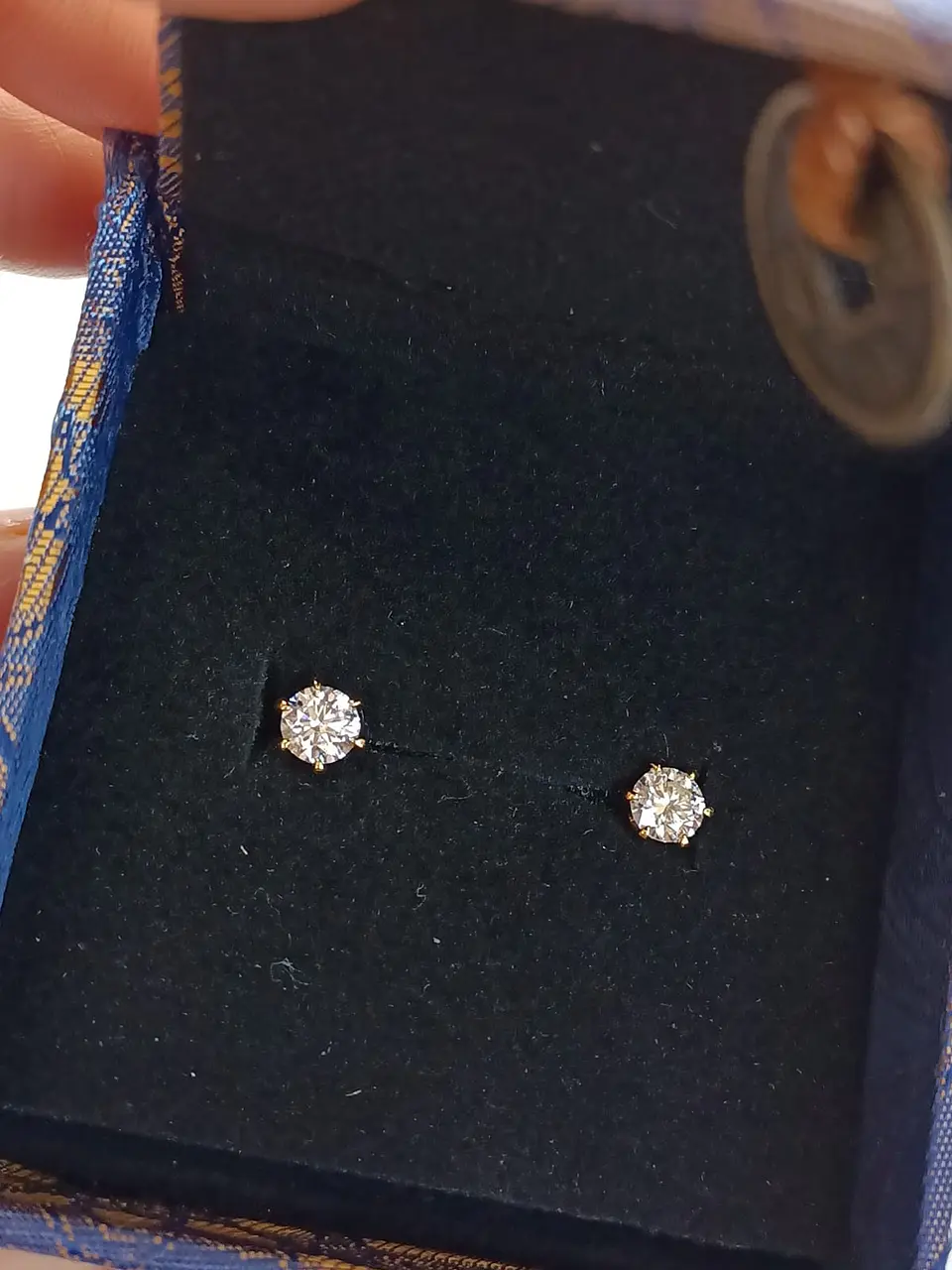 Aros Punto De Luz Gema Moissanita 5mm enchapada en Oro 18 K 7