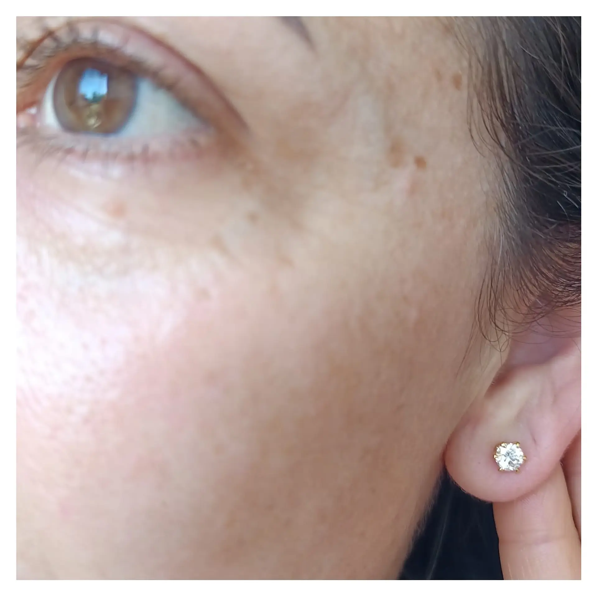 Aros Punto De Luz Gema Moissanita 5mm enchapada en Oro 18 K 10