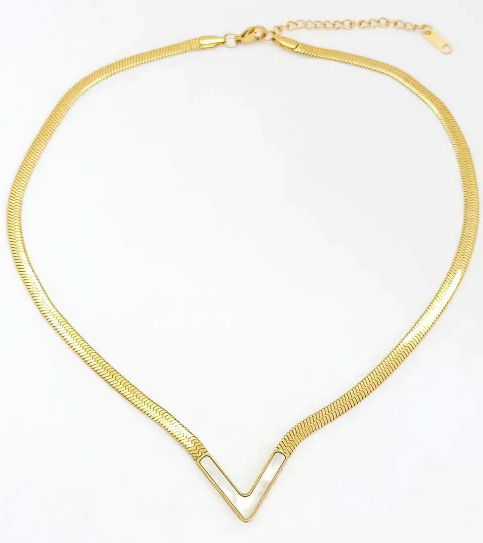 Colgante Forma V Gargantilla Acero Minimalista enchapado en Oro 18k 2