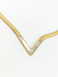 Colgante Forma V Gargantilla Acero Minimalista enchapado en Oro 18k - Miniatura 3