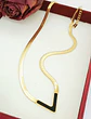 Colgante Forma V Gargantilla Acero Minimalista enchapado en Oro 18k - Miniatura 18