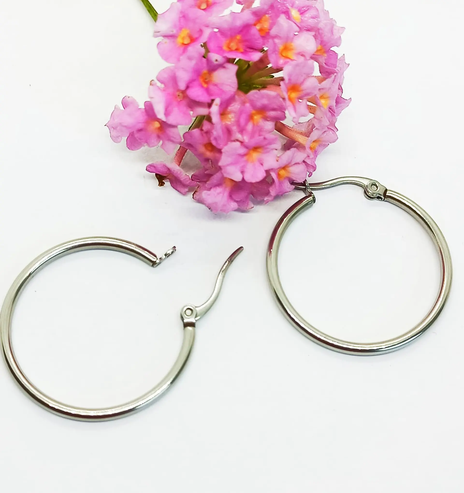 Argollas hoop hipoalergénicas 25Mm Plateadas 4