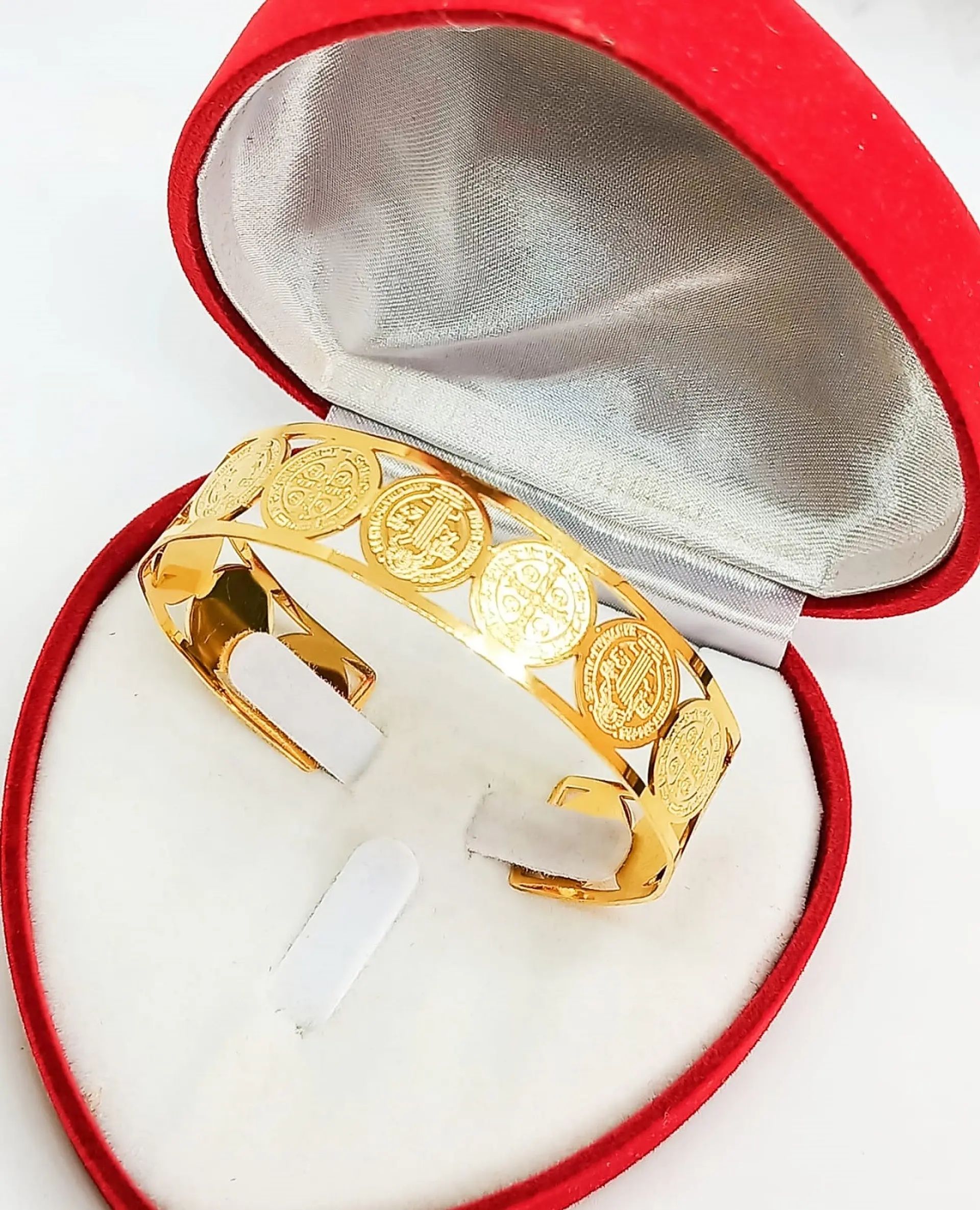 Pulsera Ajustable Medalla San Benito Chapado En Oro Religion 2