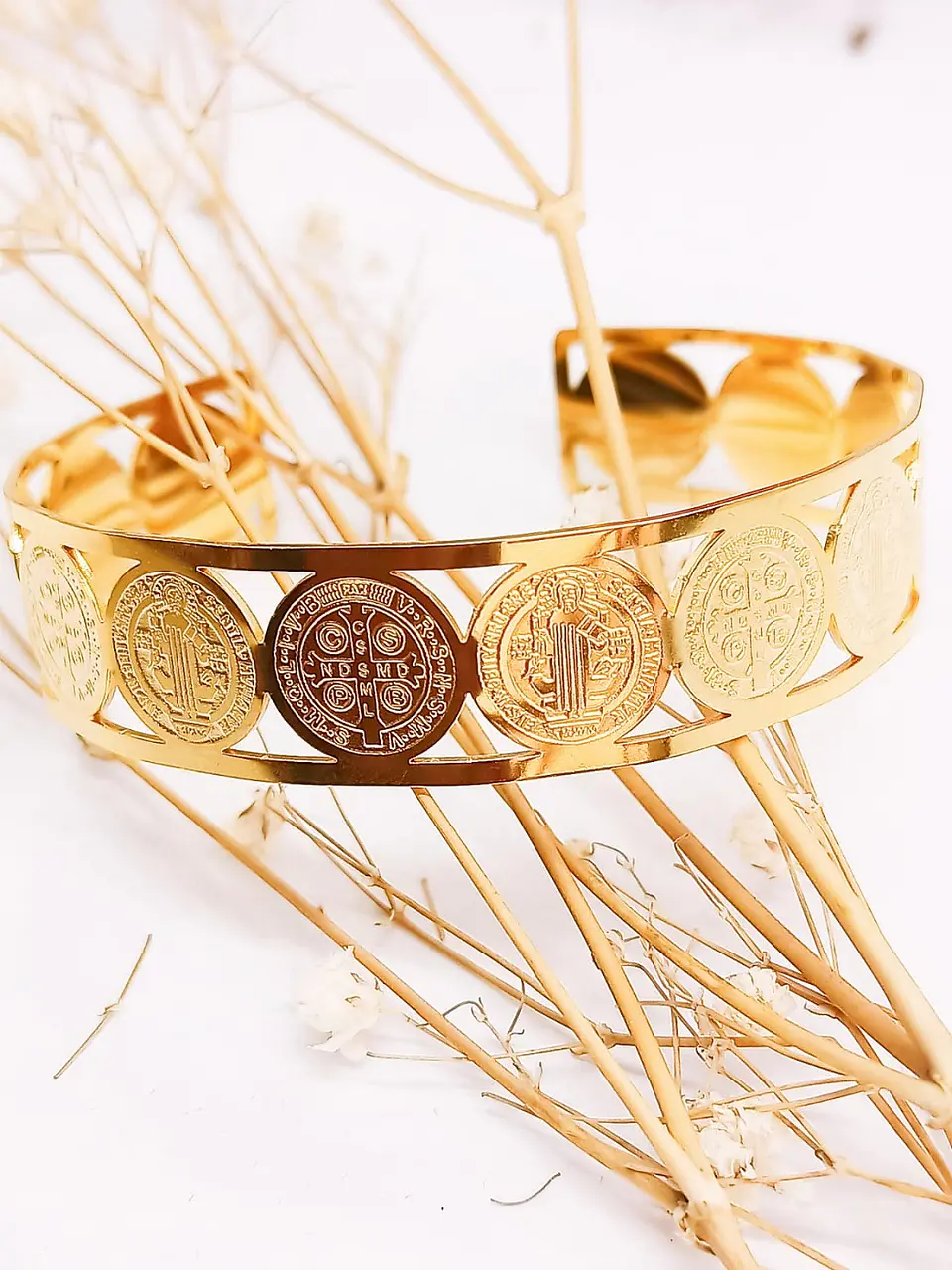 Pulsera Ajustable Medalla San Benito Chapado En Oro Religion 6