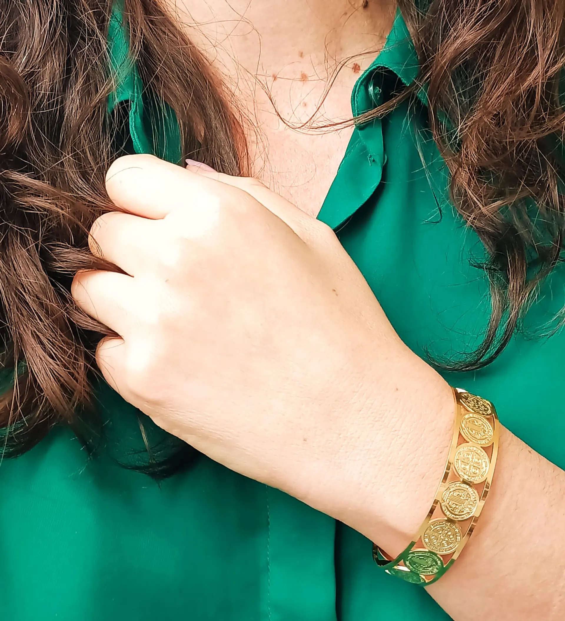 Pulsera Ajustable Medalla San Benito Chapado En Oro Religion 9