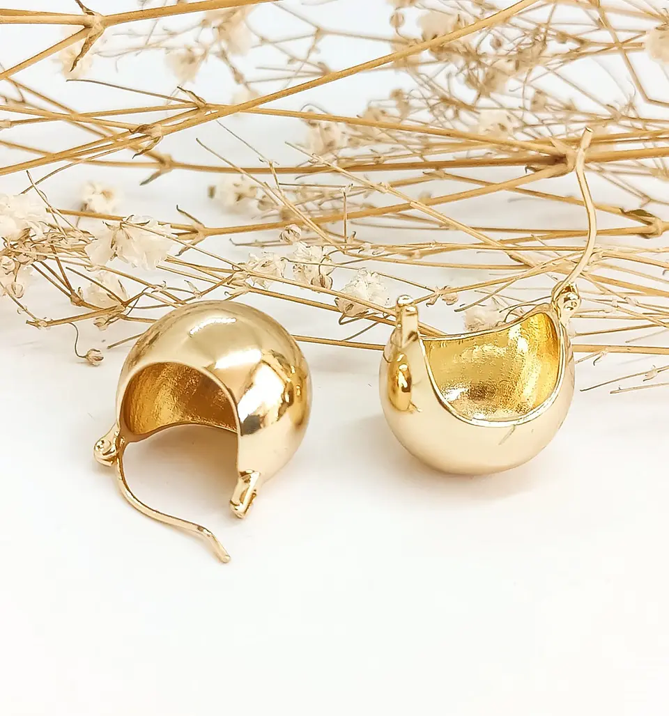 Argollas bote Huggies Esféricas Minimalista chapadas en oro 18k 5