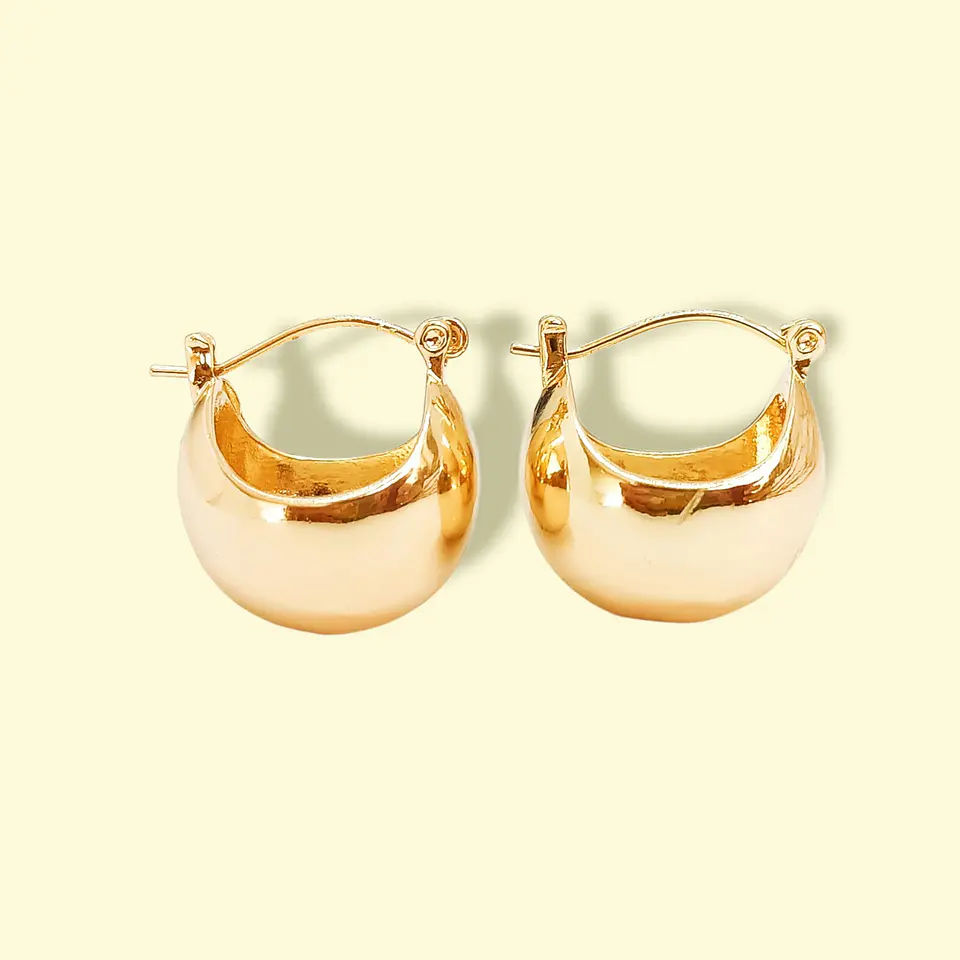 Argollas bote Huggies Esféricas Minimalista chapadas en oro 18k 8