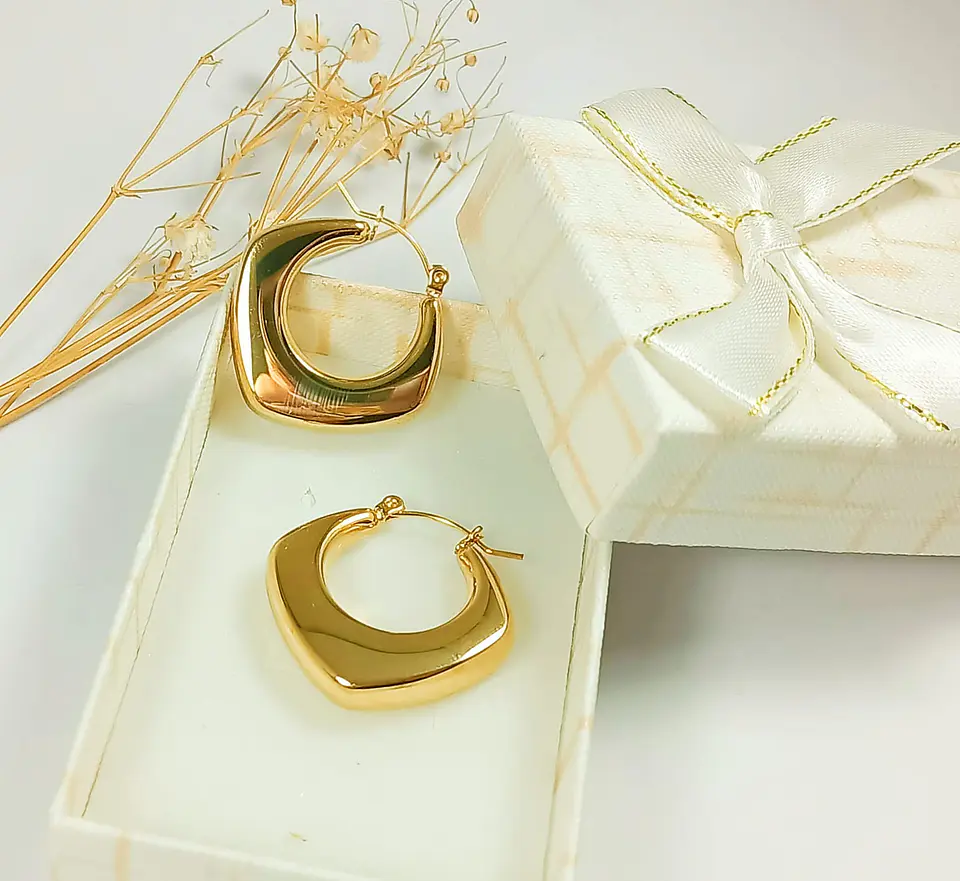 Aros Chunky rombo Minimalista Chapado En Oro 2