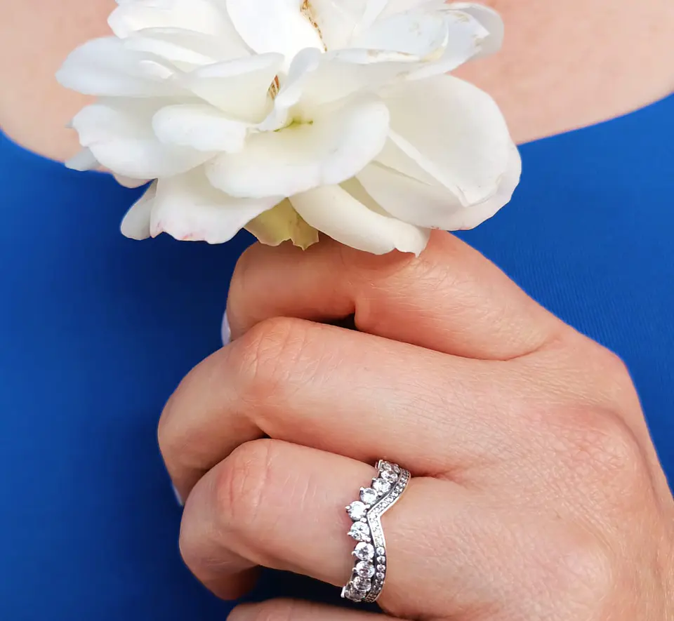 Anillo forma corona decorado con circonios Plata fina ley S925 Compromiso Apilable 3