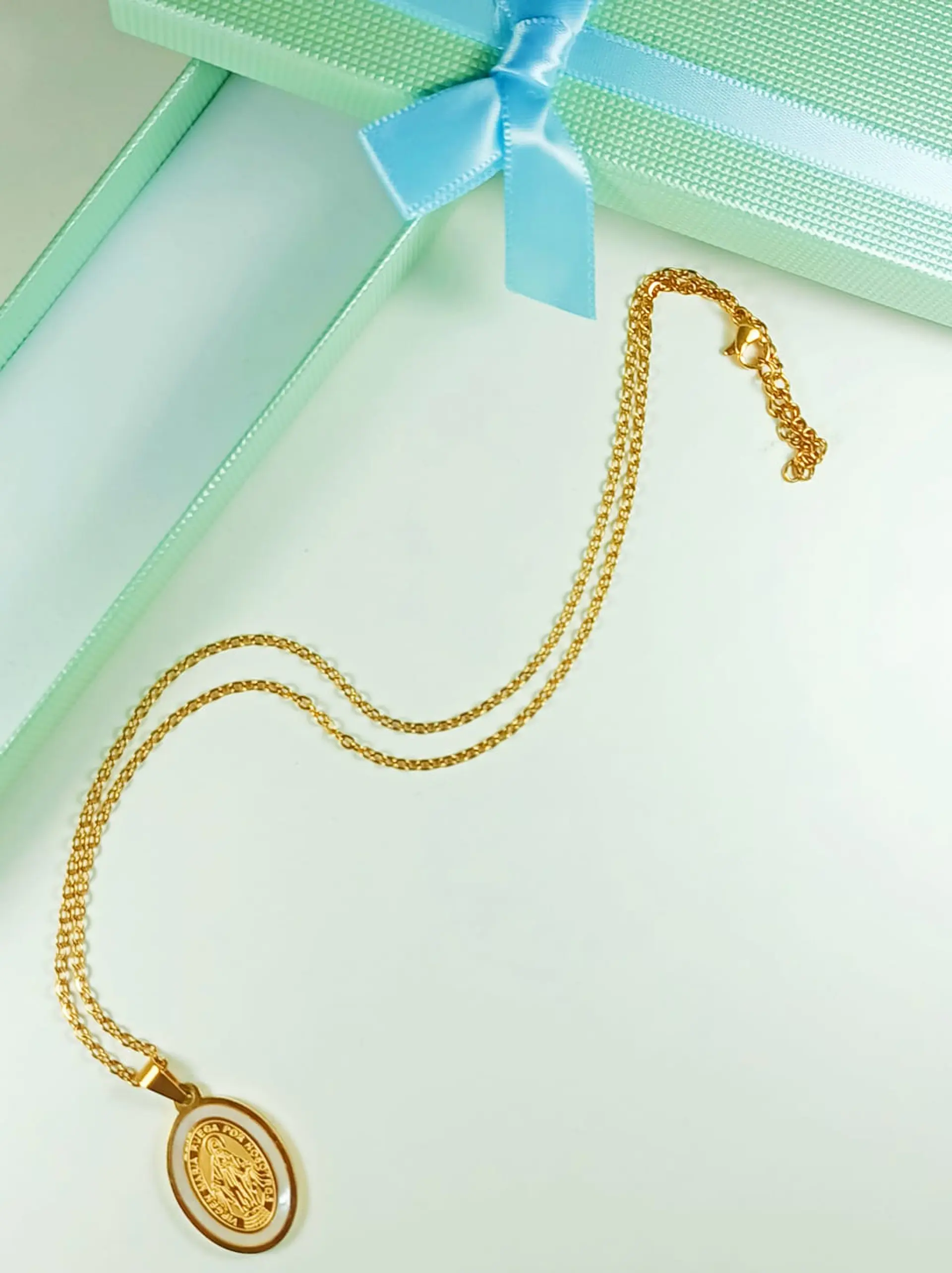 Colgante Medalla Virgen María Nácar Chapada En Oro 18k Amor 6