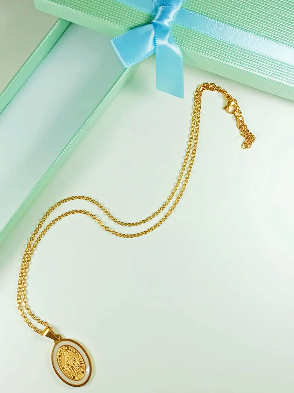 Colgante Medalla Virgen María Nácar Chapada En Oro 18k Amor 6