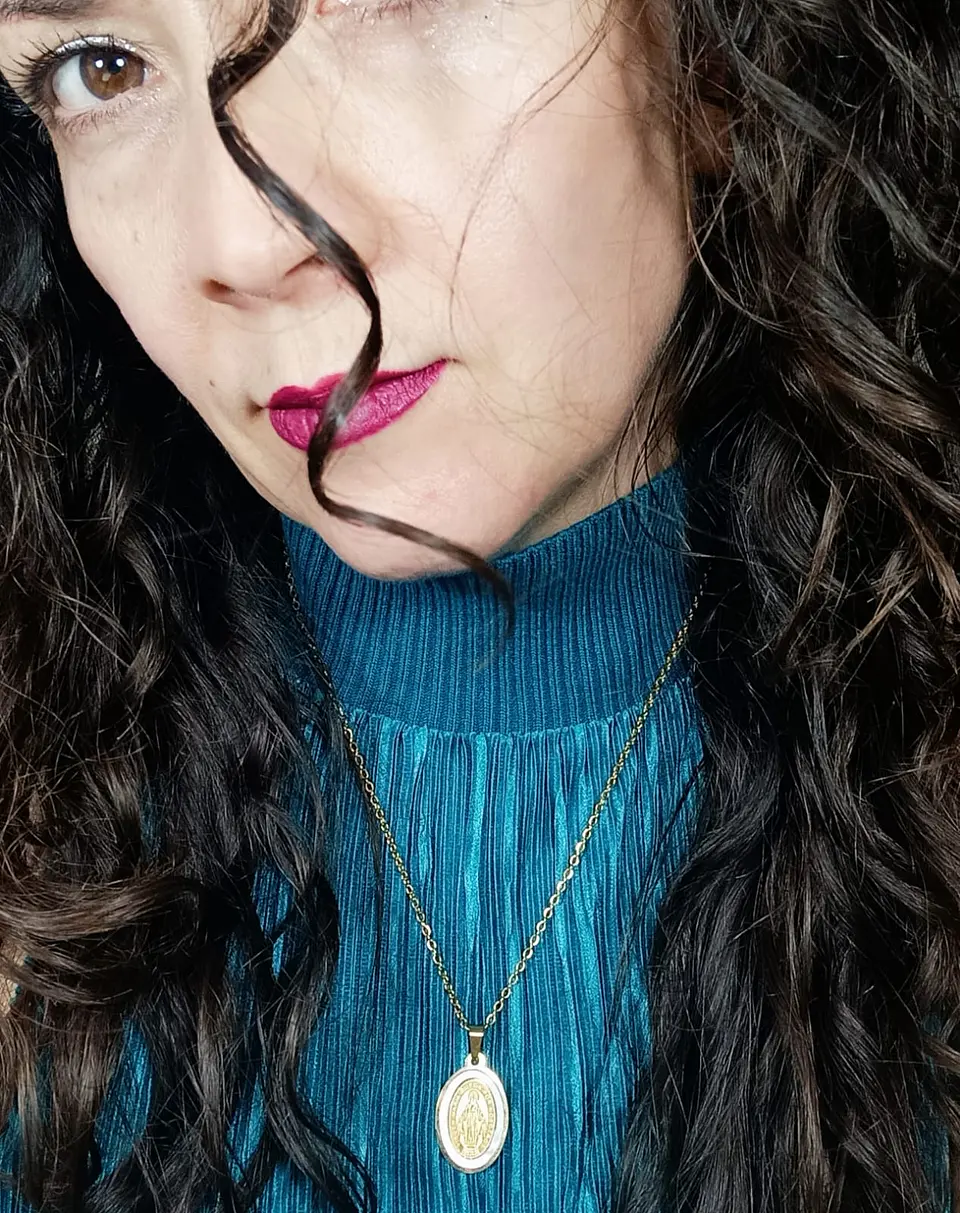 Colgante Medalla Virgen María Nácar Chapada En Oro 18k Amor 7
