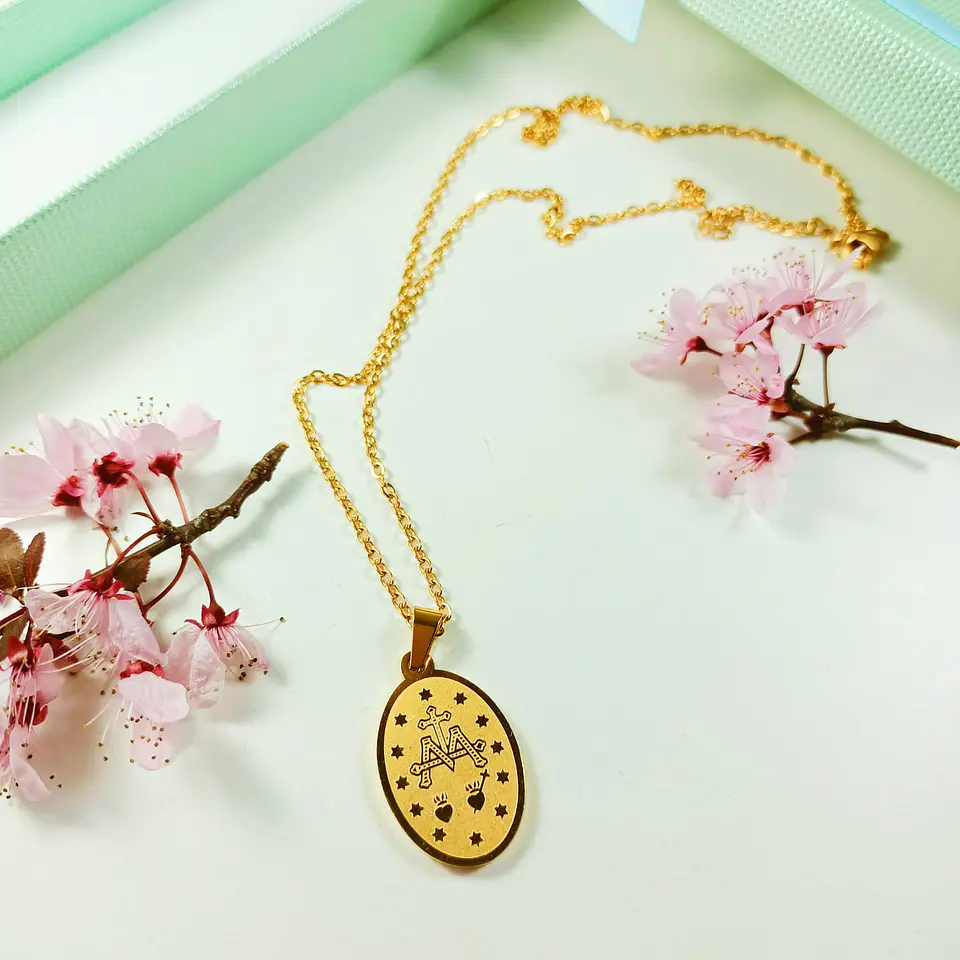 Colgante Medalla Virgen María Nácar Chapada En Oro 18k Amor 9