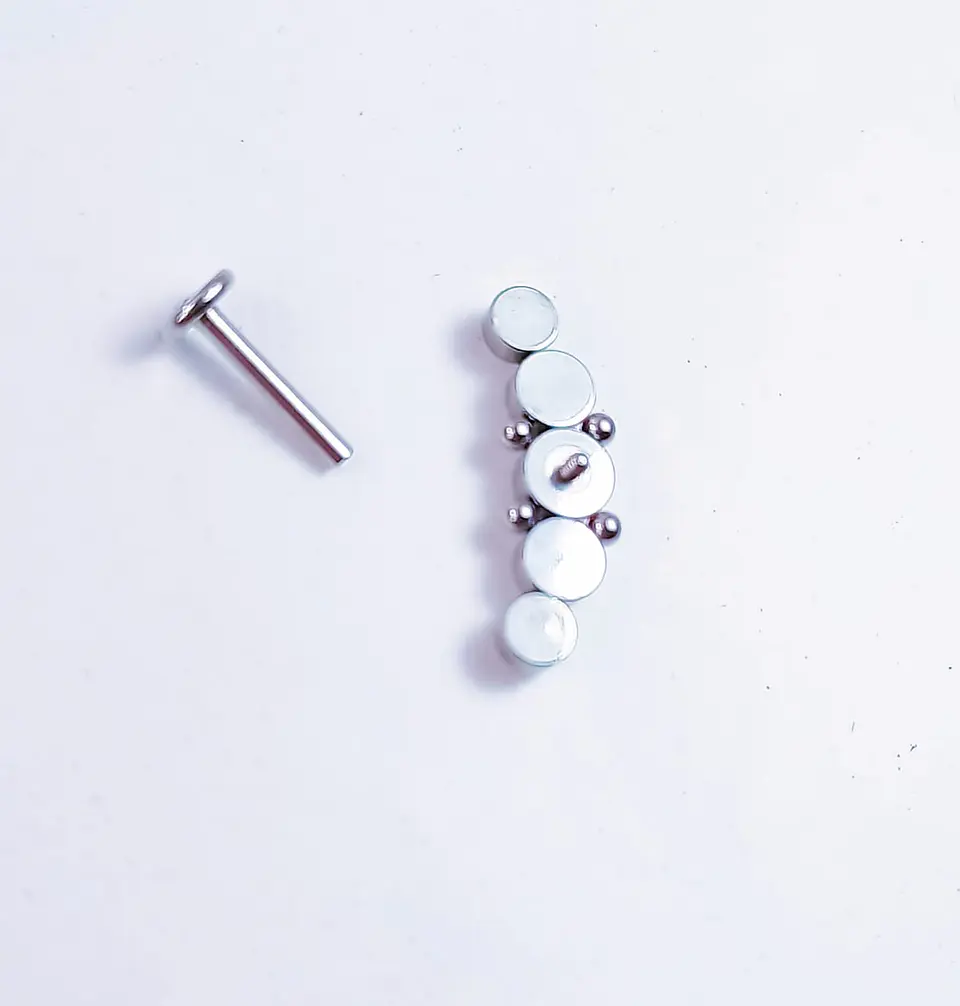 Piercing Oreja Tragus Conch Labret Modelo Luna menguante Hipoalergenico Unidad 8