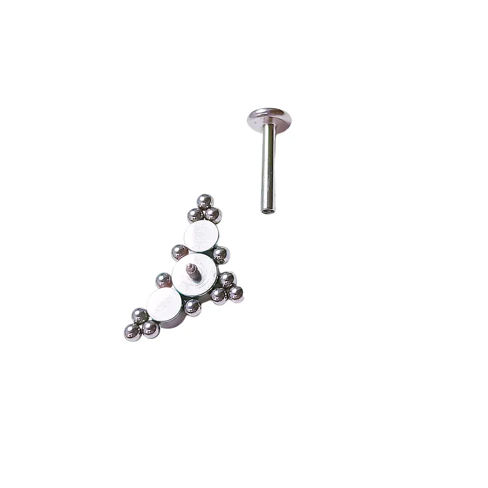 Piercing Oreja flat Labret Modelo Isósceles Hipoalergenico Unidad 9