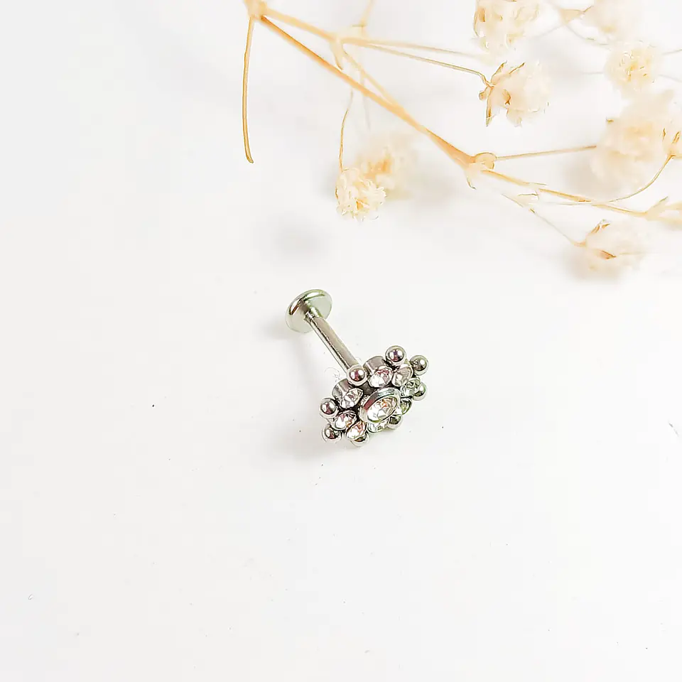 Piercing Oreja Tragus Conch Labret Modelo Flor Hipoalergenico Unidad 9