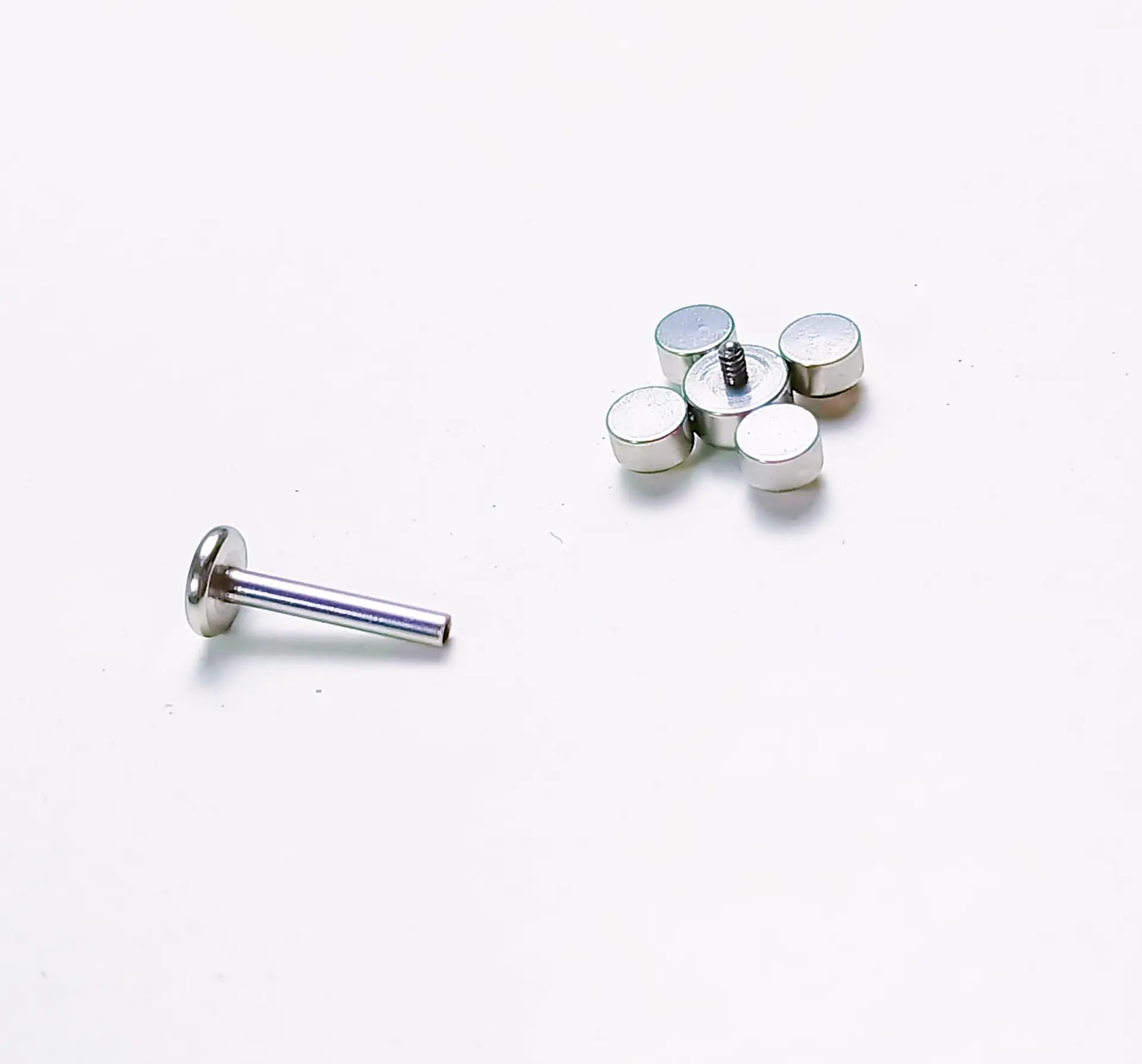 Piercing Punto Luz Tragus Conch Labret Modelo Drone Hipoalergénico Unidad 4