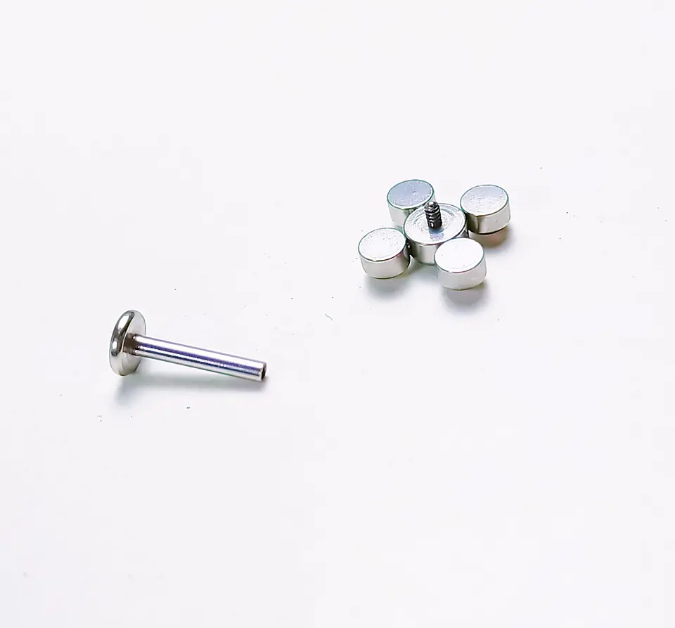 Piercing Punto Luz Tragus Conch Labret Modelo Drone Hipoalergénico Unidad 4