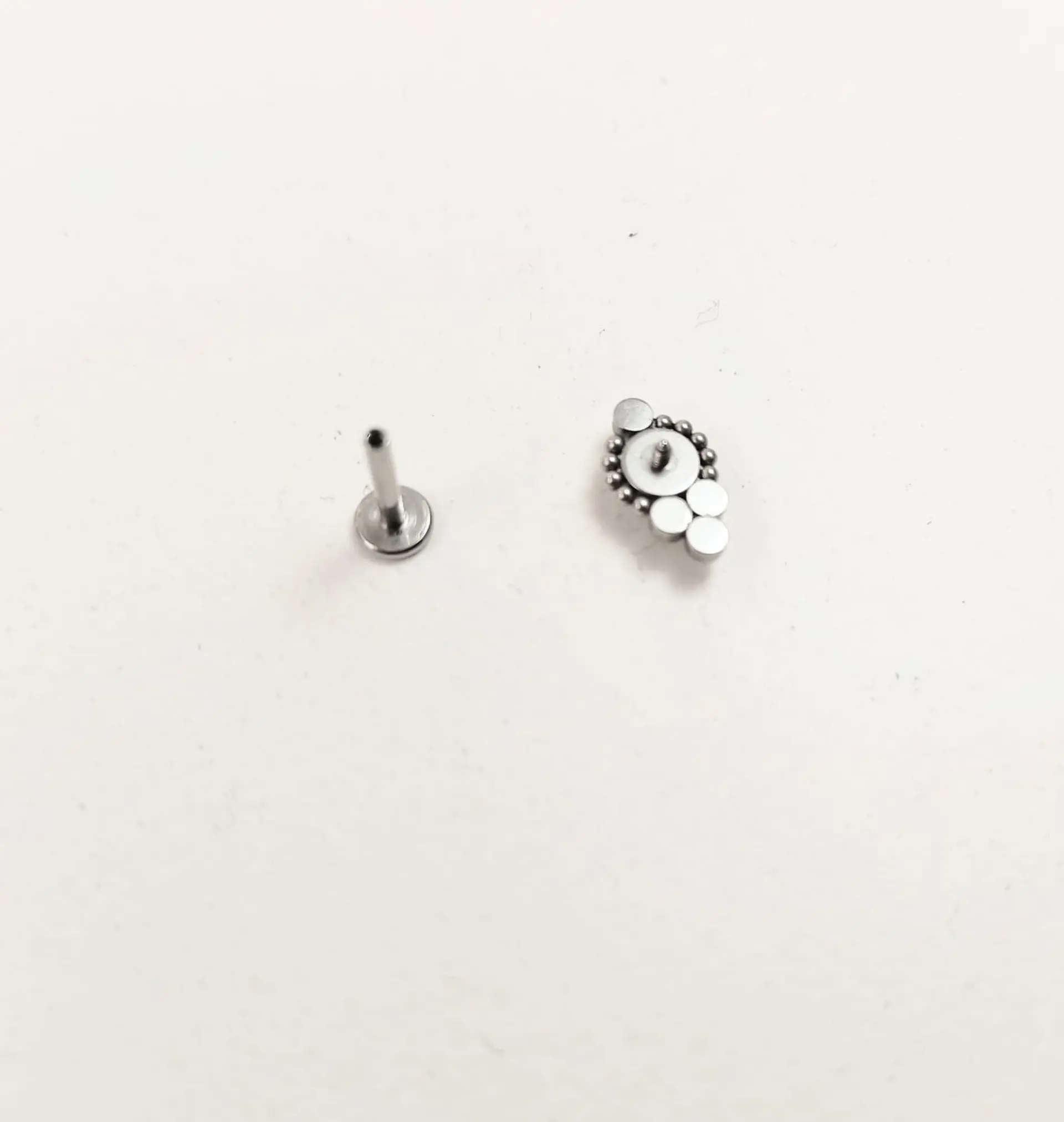 Piercing Oreja Tragus Conch Labret Modelo Bindi a Hipoalergénico Unidad 7