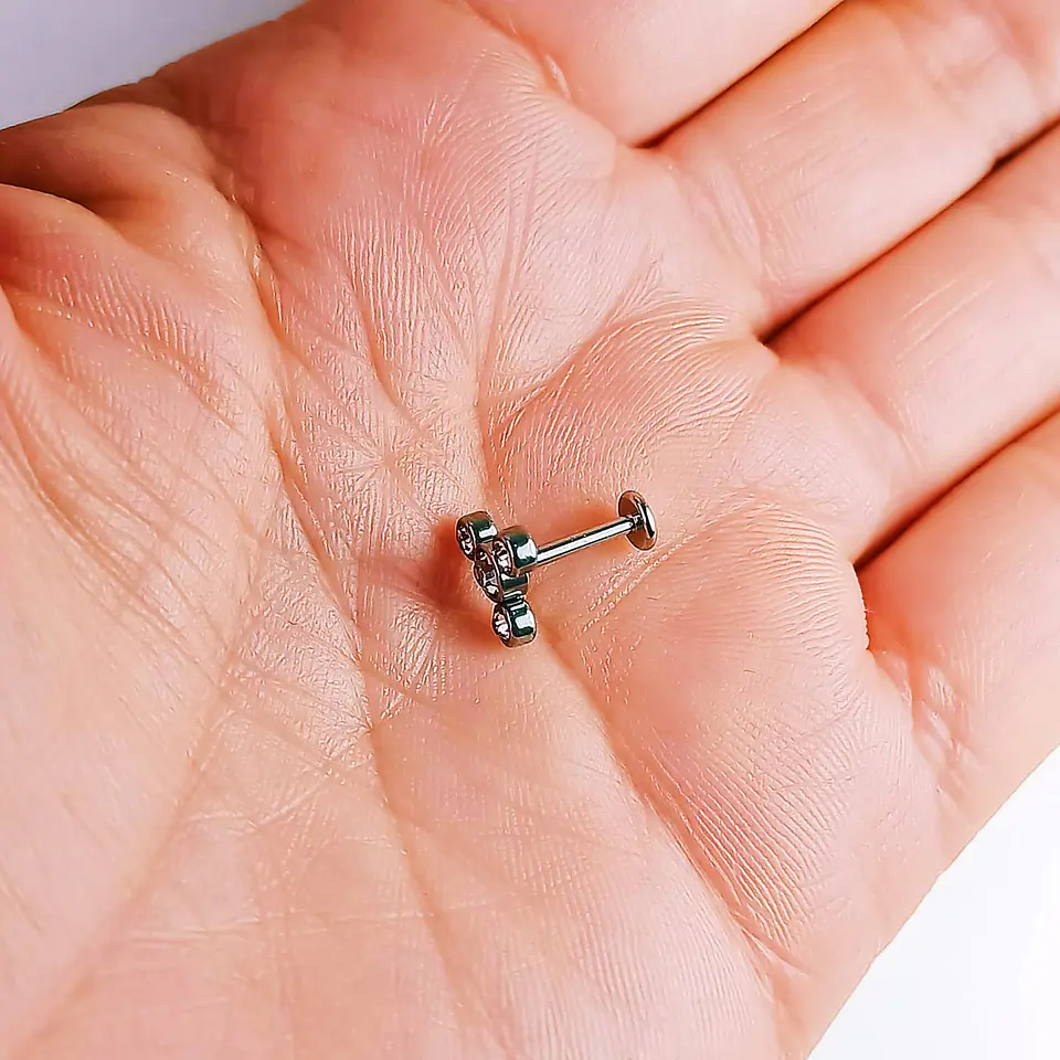 Piercing Oreja Tragus Conch Labret Modelo Triqueta de zirconio Hipoalergenico Unidad 7