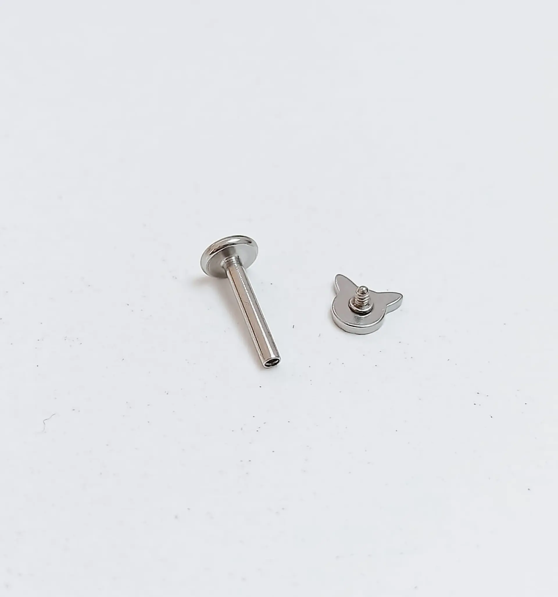 Set Piercing Modelo Kitty kpop Acero Quirúrgico Nostril Labret Cono Perla Pack 3