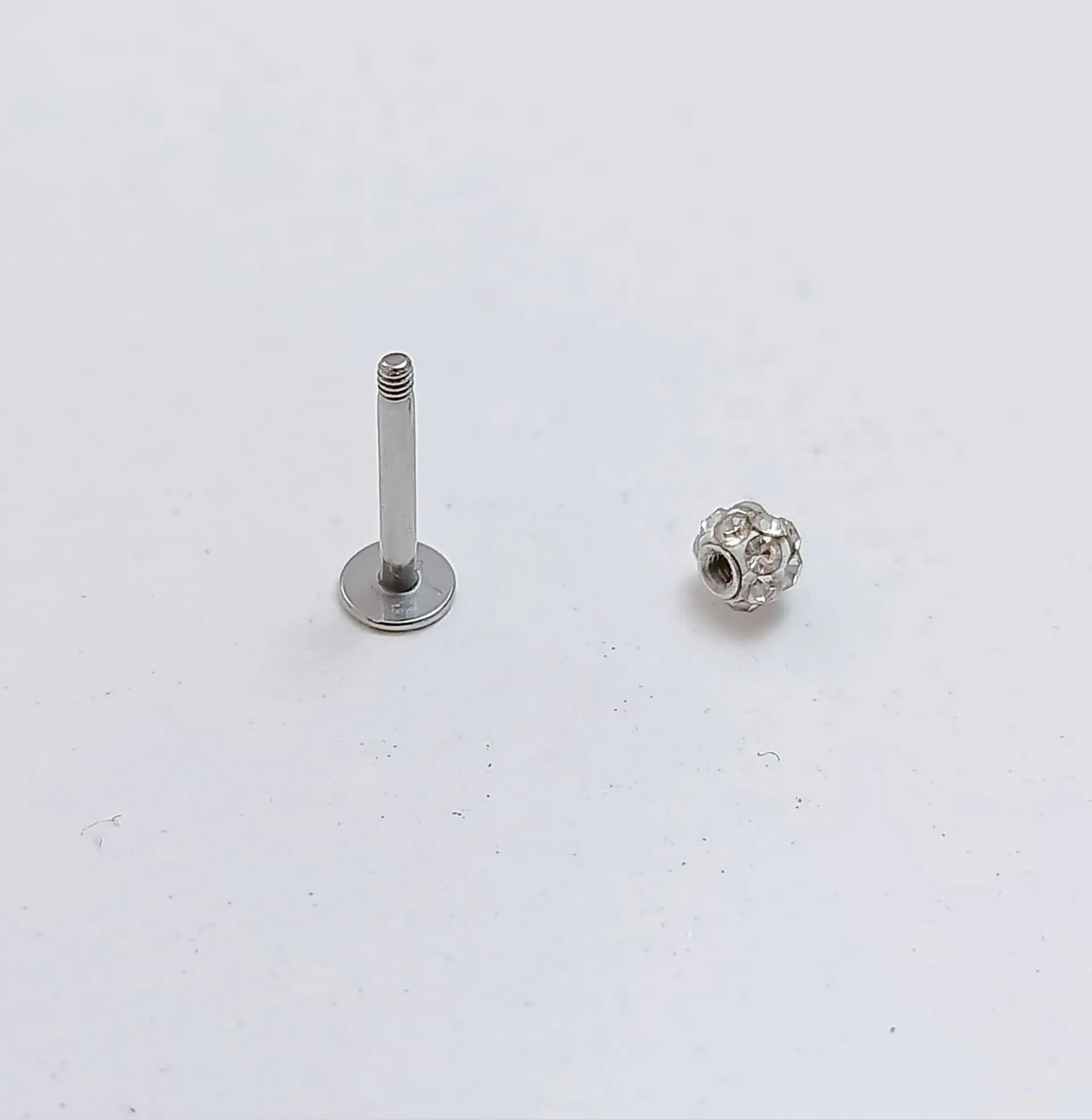 Set Piercing Modelo Kitty kpop Acero Quirúrgico Nostril Labret Cono Perla Pack 11